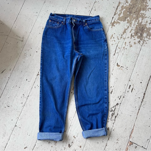 Levi's 550 Relaxed Fit Tapered Leg Distressed Jeans - Picture 14 of 16